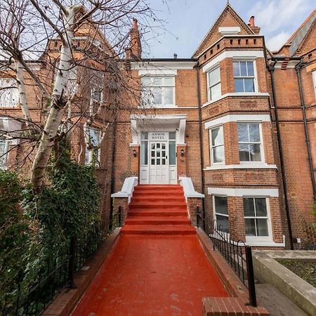 Victorian Beauty With Private Toilet And Shower Near Tube Station London Exterior foto