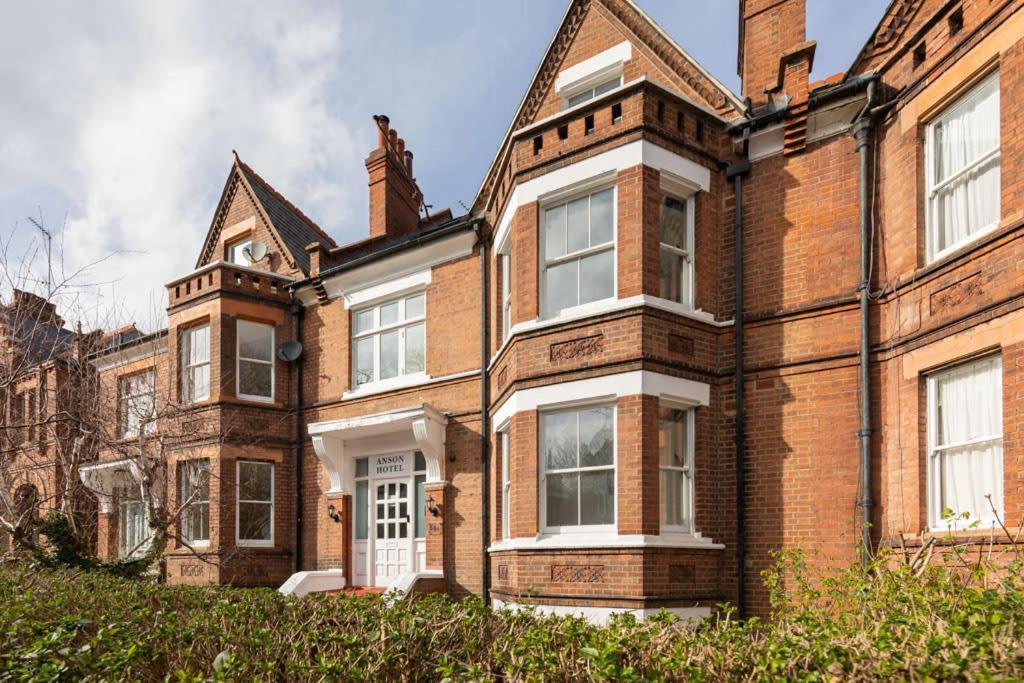 Victorian Beauty With Private Toilet And Shower Near Tube Station London Exterior foto