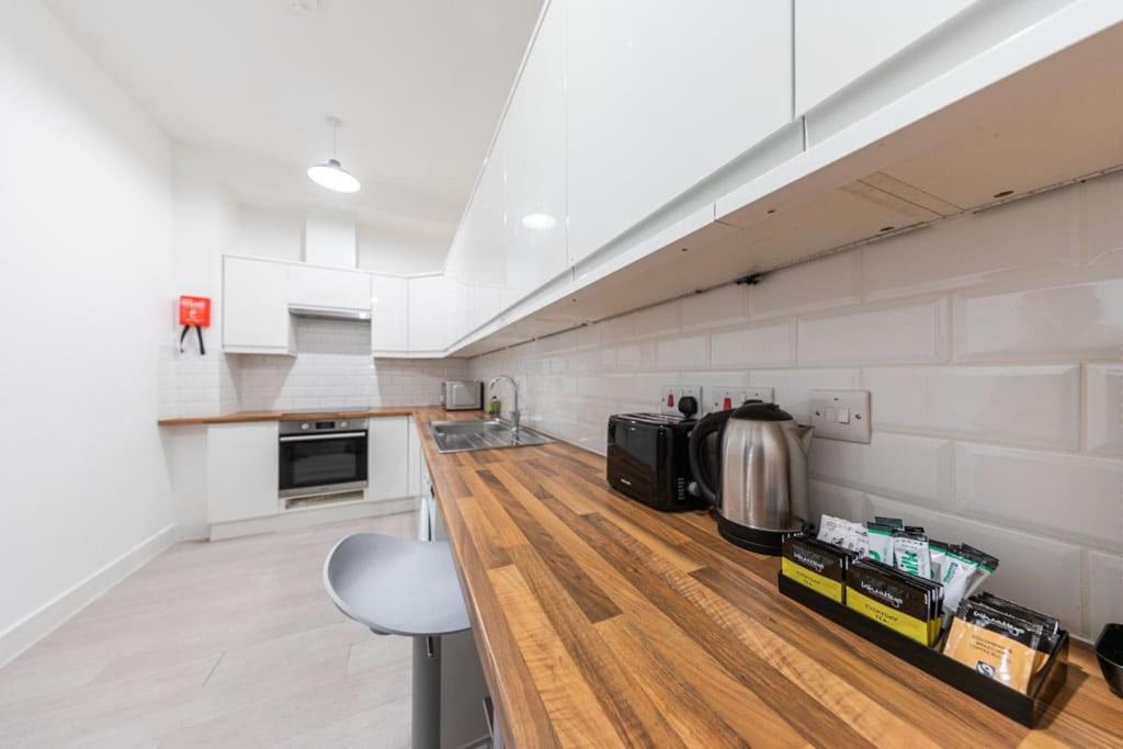 Victorian Beauty With Private Toilet And Shower Near Tube Station London Exterior foto